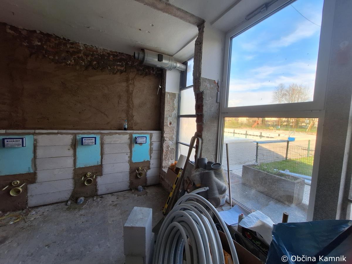 Prenova sanitarij na bazenu Pod skalco (1)